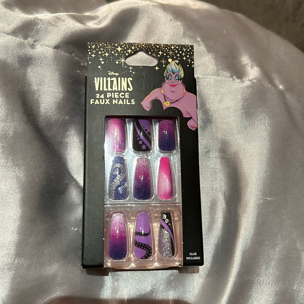 Disney Villains Ursula Little Mermaid 24 Piece Faux Fake Nails NEW Ombre